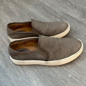 Sofft slip on shoes